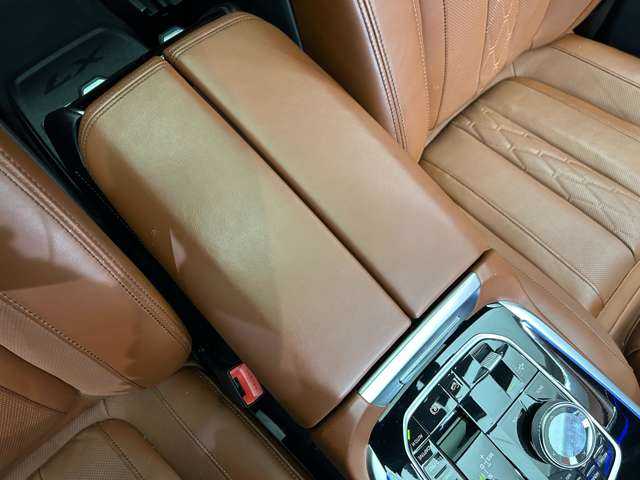 ＢＭＷ Ｘ７ xDrive35d Mスポーツ 千葉県 2020(令2)年 5.7万km ミネラルホワイト サンルーフ　/２列目コンフォートシート　/リアエンターテイメント　/ｈａｒｍａｎｋａｒｄｏｎ　/ＯＰ２２インチＡＷ　/茶革シート　/シートヒーター　/ベンチレーション　/電動リアゲート　/パーキングアシストプラス