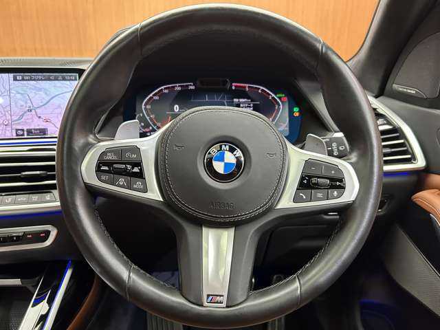 ＢＭＷ Ｘ７ xDrive35d Mスポーツ 千葉県 2020(令2)年 5.7万km ミネラルホワイト サンルーフ　/２列目コンフォートシート　/リアエンターテイメント　/ｈａｒｍａｎｋａｒｄｏｎ　/ＯＰ２２インチＡＷ　/茶革シート　/シートヒーター　/ベンチレーション　/電動リアゲート　/パーキングアシストプラス
