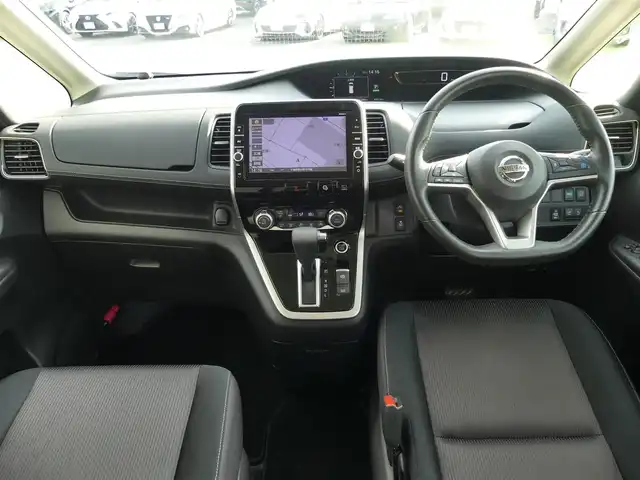 日産 セレナ ハイウェイスター 千葉県 2017(平29)年 6.4万km ブリリアントホワイトパール エマージェンシーブレーキ/プロパイロット/インテリジェントクルーズコントロール/ハンズフリー両側パワースライドドア/純正SDナビ/地デジTV/【BD/DVD/CD再生機能　Bluetooth接続】/アラウンドビューモニター/フリップダウンモニター/ドライブレコーダー/革巻きステアリング/ステアリングスイッチ/ETC/LEDヘッドライト/フォグライト/ウインカーミラー/コーナーセンサー/純正16インチアルミホイル/サイド/カーテンエアバッグ/インテリジェントキー