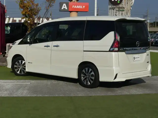 日産 セレナ ハイウェイスター 千葉県 2017(平29)年 6.4万km ブリリアントホワイトパール エマージェンシーブレーキ/プロパイロット/インテリジェントクルーズコントロール/ハンズフリー両側パワースライドドア/純正SDナビ/地デジTV/【BD/DVD/CD再生機能　Bluetooth接続】/アラウンドビューモニター/フリップダウンモニター/ドライブレコーダー/革巻きステアリング/ステアリングスイッチ/ETC/LEDヘッドライト/フォグライト/ウインカーミラー/コーナーセンサー/純正16インチアルミホイル/サイド/カーテンエアバッグ/インテリジェントキー
