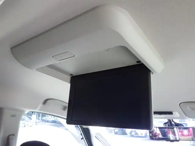 日産 セレナ ハイウェイスター 千葉県 2017(平29)年 6.4万km ブリリアントホワイトパール エマージェンシーブレーキ/プロパイロット/インテリジェントクルーズコントロール/ハンズフリー両側パワースライドドア/純正SDナビ/地デジTV/【BD/DVD/CD再生機能　Bluetooth接続】/アラウンドビューモニター/フリップダウンモニター/ドライブレコーダー/革巻きステアリング/ステアリングスイッチ/ETC/LEDヘッドライト/フォグライト/ウインカーミラー/コーナーセンサー/純正16インチアルミホイル/サイド/カーテンエアバッグ/インテリジェントキー