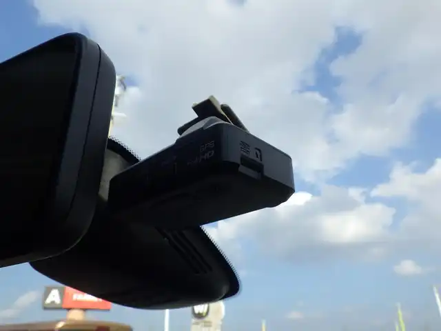 日産 セレナ ハイウェイスター 千葉県 2017(平29)年 6.4万km ブリリアントホワイトパール エマージェンシーブレーキ/プロパイロット/インテリジェントクルーズコントロール/ハンズフリー両側パワースライドドア/純正SDナビ/地デジTV/【BD/DVD/CD再生機能　Bluetooth接続】/アラウンドビューモニター/フリップダウンモニター/ドライブレコーダー/革巻きステアリング/ステアリングスイッチ/ETC/LEDヘッドライト/フォグライト/ウインカーミラー/コーナーセンサー/純正16インチアルミホイル/サイド/カーテンエアバッグ/インテリジェントキー