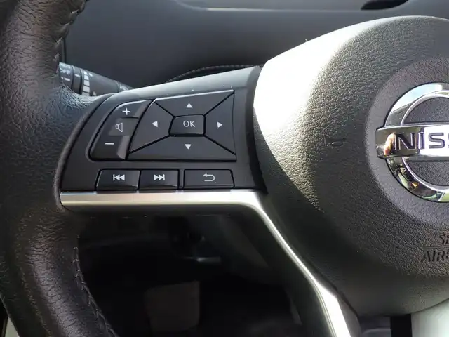 日産 セレナ ハイウェイスター 千葉県 2017(平29)年 6.4万km ブリリアントホワイトパール エマージェンシーブレーキ/プロパイロット/インテリジェントクルーズコントロール/ハンズフリー両側パワースライドドア/純正SDナビ/地デジTV/【BD/DVD/CD再生機能　Bluetooth接続】/アラウンドビューモニター/フリップダウンモニター/ドライブレコーダー/革巻きステアリング/ステアリングスイッチ/ETC/LEDヘッドライト/フォグライト/ウインカーミラー/コーナーセンサー/純正16インチアルミホイル/サイド/カーテンエアバッグ/インテリジェントキー