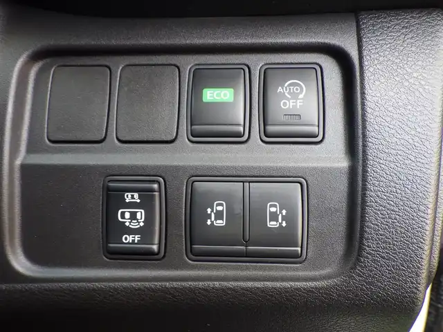 日産 セレナ ハイウェイスター 千葉県 2017(平29)年 6.4万km ブリリアントホワイトパール エマージェンシーブレーキ/プロパイロット/インテリジェントクルーズコントロール/ハンズフリー両側パワースライドドア/純正SDナビ/地デジTV/【BD/DVD/CD再生機能　Bluetooth接続】/アラウンドビューモニター/フリップダウンモニター/ドライブレコーダー/革巻きステアリング/ステアリングスイッチ/ETC/LEDヘッドライト/フォグライト/ウインカーミラー/コーナーセンサー/純正16インチアルミホイル/サイド/カーテンエアバッグ/インテリジェントキー