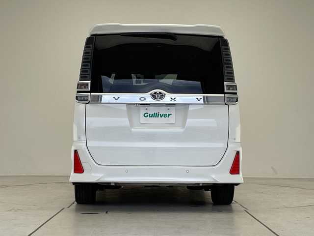 トヨタ ヴォクシー ZS 煌Ⅱ 愛知県 2020(令2)年 5.8万km ホワイトパールクリスタルシャイン トヨタセーフティセンス/ALPINE11型ナビ/両側パワースライドドア/クルーズコントロール/バックカメラ/コーナーセンサー/純正アルミホイール/LEDヘッドライト/リアオートエアコン/オートライト/ドライブレコーダー/ETC/衝突軽減システム/フルセグ/CD DVD/Bluetooth/ステアリングスイッチ/スマートキー/プッシュスタート