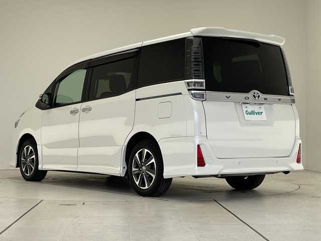 トヨタ ヴォクシー ZS 煌Ⅱ 愛知県 2020(令2)年 5.8万km ホワイトパールクリスタルシャイン トヨタセーフティセンス/ALPINE11型ナビ/両側パワースライドドア/クルーズコントロール/バックカメラ/コーナーセンサー/純正アルミホイール/LEDヘッドライト/リアオートエアコン/オートライト/ドライブレコーダー/ETC/衝突軽減システム/フルセグ/CD DVD/Bluetooth/ステアリングスイッチ/スマートキー/プッシュスタート