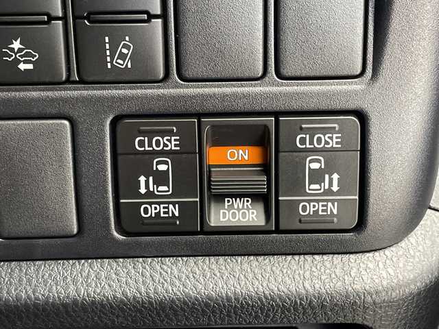 トヨタ ヴォクシー ZS 煌Ⅱ 愛知県 2020(令2)年 5.8万km ホワイトパールクリスタルシャイン トヨタセーフティセンス/ALPINE11型ナビ/両側パワースライドドア/クルーズコントロール/バックカメラ/コーナーセンサー/純正アルミホイール/LEDヘッドライト/リアオートエアコン/オートライト/ドライブレコーダー/ETC/衝突軽減システム/フルセグ/CD DVD/Bluetooth/ステアリングスイッチ/スマートキー/プッシュスタート