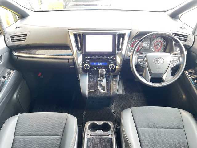 トヨタ アルファード S タイプゴールド 愛知県 2021(令3)年 4.3万km ホワイトパールクリスタルシャイン トヨタセーフティセンス/純正9型ディスプレイオーディオナビ/フリップダウンモニター/三眼LEDヘッドライト/レーダークルーズコントロール/バックカメラ/電動リアゲート/コーナーセンサー/純正アルミホイール/リアオートエアコン/オートマチックハイビーム/ドライブレコーダー/ETC/衝突軽減システム/Bluetooth/ステアリングスイッチ/スマートキー/プッシュスタート