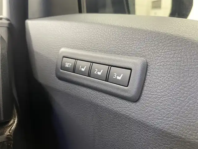 トヨタ ヴェルファイア ハイブリット ZR Gエディション 道央・札幌 2012(平24)年 4万km ブラック ・4WD/・寒冷地仕様/・純正ナビ/フルセグTV/DVD/CD/MSV/BT/・パノラミックビューモニター/・リヤフリップダウンモニター/・プレミアムサウンドシステム/・サンルーフ/・パワーバックドア/・クルーズコントロール/・両側パワースライドドア/・AC100V100W電源/・パーキングセンサー/・AFS/・ワイパーデアイサー/・ビルトインETC/・レザーシート/・前席パワーシート/・前席シートヒーター/・モデリスタマフラー/・HID/・フロントフォグ/・プッシュスタート/・スマートキー/・ドアバイザー/・電格ミラー