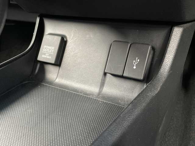 ホンダ シャトル ハイブリッド ホンダセンシング 青森県 2018(平30)年 11.3万km プラチナホワイトパール 4WD/社外SDナビ・フルセグTV/CD・DVD・Bluetooth・USB・SD/バックカメラ/ホンダセンシング/衝突軽減ブレーキ/追従クルーズコントロール/レーンキープアシスト/前方ドライブレコーダー/ワイパーデアイサー/ビルトインETC/プッシュスタート/スマートキー/LEDフォグランプ