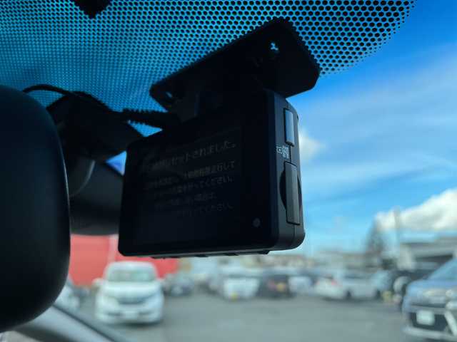 ホンダ シャトル ハイブリッド ホンダセンシング 青森県 2018(平30)年 11.3万km プラチナホワイトパール 4WD/社外SDナビ・フルセグTV/CD・DVD・Bluetooth・USB・SD/バックカメラ/ホンダセンシング/衝突軽減ブレーキ/追従クルーズコントロール/レーンキープアシスト/前方ドライブレコーダー/ワイパーデアイサー/ビルトインETC/プッシュスタート/スマートキー/LEDフォグランプ