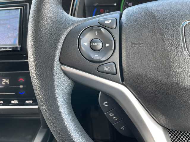 ホンダ シャトル ハイブリッド ホンダセンシング 青森県 2018(平30)年 11.3万km プラチナホワイトパール 4WD/社外SDナビ・フルセグTV/CD・DVD・Bluetooth・USB・SD/バックカメラ/ホンダセンシング/衝突軽減ブレーキ/追従クルーズコントロール/レーンキープアシスト/前方ドライブレコーダー/ワイパーデアイサー/ビルトインETC/プッシュスタート/スマートキー/LEDフォグランプ