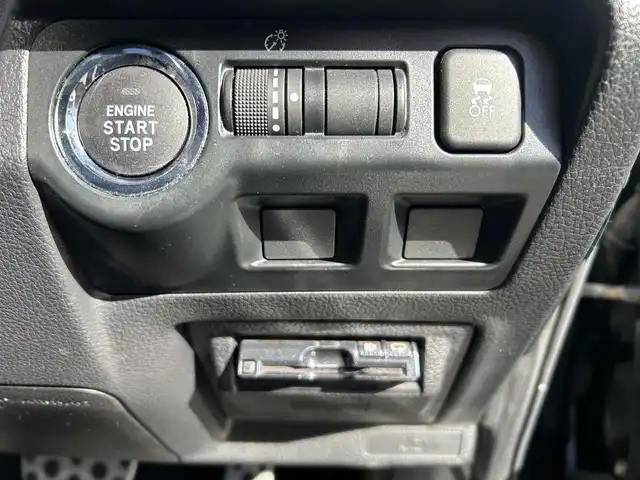 スバル レヴォーグ 1．6GT－S アイサイト 宮崎県 2015(平27)年 10.7万km クリスタルブラックシリカ /ナビ//TV/CD/DVD/Bluetooth//ETC//バックカメラ//サンルーフ//前席パワーシート//レーダークルーズコントロール//パドルシフト//純正フロアマット//純正アルミホイール//ドアバイザー//電格ウィンカーミラー//オートライト