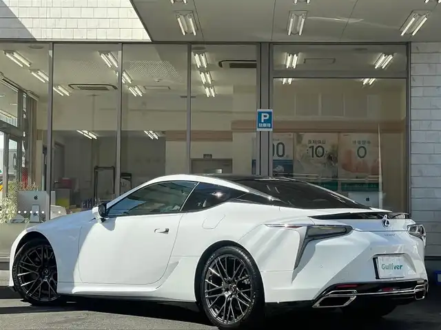 レクサス ＬＣ 500 Lパッケージ 愛知県 2017(平29)年 5.9万km ホワイトノーヴァガラスフレーク /当店買取/法人車両//マークレビンソン//純正ナビ/フルセグTV/CD/DVD/ブルートゥース/USB//バックカメラ/クリアランスソナー//レクサスセーフティシステム＋//PCS/LKA/BSM/RCTA/レーダークルーズコントロール//HUD//白革シート/オレンジ×紺色内装/アルカンターラルーフ//ガラスルーフ//純正21AW/F245/40/R21/R275/35/21//パドルシフト/ビルトインETC2.0//TVキャンセラー//保証書/スペアキー//ディーラー記録簿H30/R346年