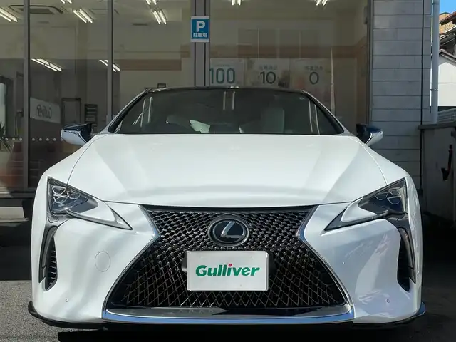 レクサス ＬＣ 500 Lパッケージ 愛知県 2017(平29)年 5.9万km ホワイトノーヴァガラスフレーク /当店買取/法人車両//マークレビンソン//純正ナビ/フルセグTV/CD/DVD/ブルートゥース/USB//バックカメラ/クリアランスソナー//レクサスセーフティシステム＋//PCS/LKA/BSM/RCTA/レーダークルーズコントロール//HUD//白革シート/オレンジ×紺色内装/アルカンターラルーフ//ガラスルーフ//純正21AW/F245/40/R21/R275/35/21//パドルシフト/ビルトインETC2.0//TVキャンセラー//保証書/スペアキー//ディーラー記録簿H30/R346年