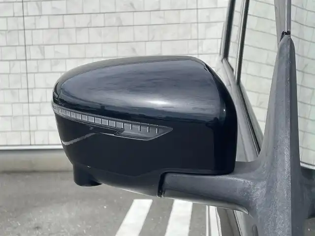 日産 セレナ ハイウェイスター Vセレクション 福岡県 2017(平29)年 4.6万km ダイヤモンドブラック 純正9型SDナビ(フルセグTV/CD/DVD/BT)アラウンドビューモニター後席フリップダウンモニターエマージェンシーブレーキコーナーセンサー両側パワスラパーキングアシストクルコンETCUSBポート純正LEDヘッドライト純正フロアマット純正アルミホイール16スマートキープッシュスタート