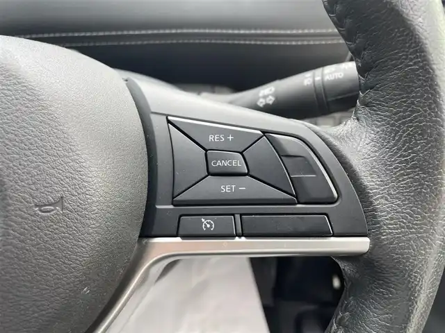 日産 セレナ ハイウェイスター Vセレクション 福岡県 2017(平29)年 4.6万km ダイヤモンドブラック 純正9型SDナビ(フルセグTV/CD/DVD/BT)アラウンドビューモニター後席フリップダウンモニターエマージェンシーブレーキコーナーセンサー両側パワスラパーキングアシストクルコンETCUSBポート純正LEDヘッドライト純正フロアマット純正アルミホイール16スマートキープッシュスタート