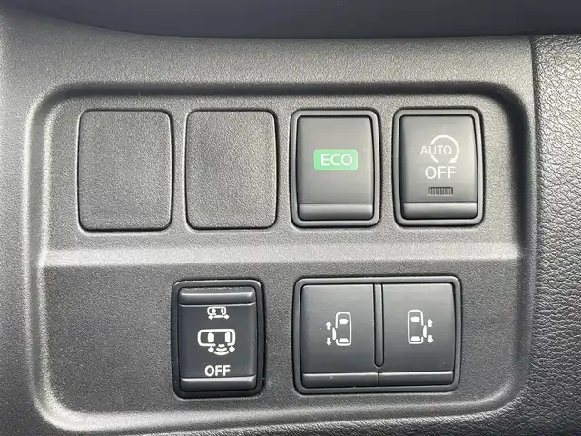 日産 セレナ ハイウェイスター Vセレクション 福岡県 2017(平29)年 4.6万km ダイヤモンドブラック 純正9型SDナビ(フルセグTV/CD/DVD/BT)アラウンドビューモニター後席フリップダウンモニターエマージェンシーブレーキコーナーセンサー両側パワスラパーキングアシストクルコンETCUSBポート純正LEDヘッドライト純正フロアマット純正アルミホイール16スマートキープッシュスタート