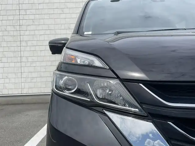日産 セレナ ハイウェイスター Vセレクション 福岡県 2017(平29)年 4.6万km ダイヤモンドブラック 純正9型SDナビ(フルセグTV/CD/DVD/BT)アラウンドビューモニター後席フリップダウンモニターエマージェンシーブレーキコーナーセンサー両側パワスラパーキングアシストクルコンETCUSBポート純正LEDヘッドライト純正フロアマット純正アルミホイール16スマートキープッシュスタート