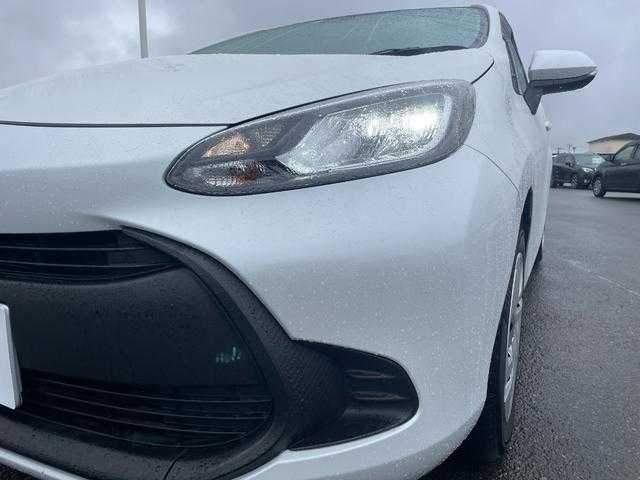 トヨタ アクア X 山形県 2023(令5)年 1.9万km プラチナホワイトパールマイカ ワンオーナー/セーフティセンス/純正ディスプレイオーディオ/　【USB BT Miracast】/バックカメラ/ステアリングスイッチ/レーダークルーズコントロール/ミラーヒーター/ヘッドライトレベライザー/LEDライト/純正フロアマット/スペアキーあり