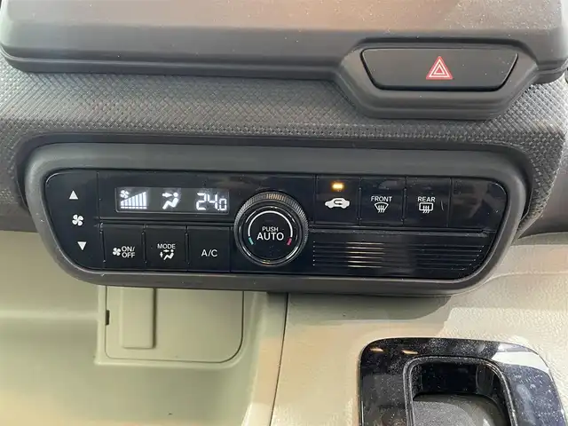 ホンダ Ｎ ＢＯＸ G ホンダセンシング 鹿児島県 2019(令1)年 2.8万km プレミアムアガットブラウンP ワンオーナー/禁煙車/バックカメラ/ビルトインETC/前方ドラレコ/KENWOODナビ/（ワンセグ/CD・DVD/AM・FM/iPod/AUX）/ホンダセンシング/・衝突被害軽減ブレーキ/・前後誤発進抑制機能/・路外逸脱抑制機能/・先行車発進お知らせ機能/・標識認識機能/・アダクティブクルーズコントロール/・レーンキープアシストシステム/・オートハイビーム/社外フロアマット/純正ドアバイザー/オートライト/ステアリングリモコン/ECON/電格ミラー/プッシュスタート/スマートキー/スペアキー