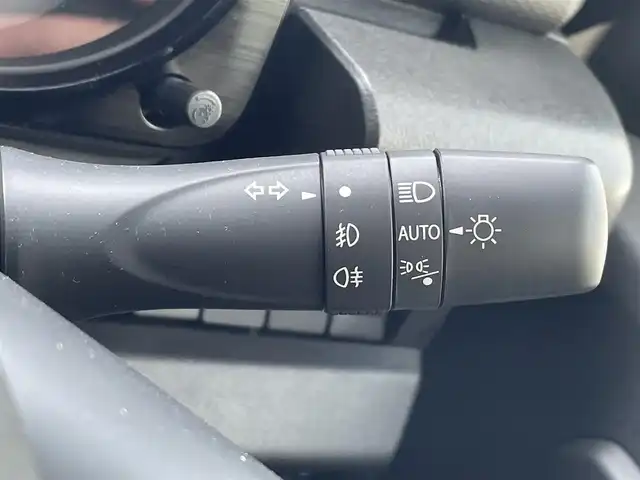 スズキ ジムニー ノマド FC 岩手県 2025(令7)年 0.1万km未満 ジャングルグリーン ・ワンオーナー/・4WD/・デュアルカメラブレーキサポート/・アダプティブクルーズコントロール/・車線逸脱警報/・パーキングセンサー/・アイドリングストップ/・前席シートヒーター/・横滑り防止/・LEDヘッドライト/・フロントフォグ/・リヤフォグ/・プッシュスタート/・スマートキー