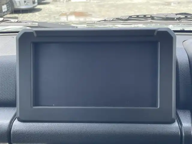 スズキ ジムニー ノマド FC 岩手県 2025(令7)年 0.1万km未満 ジャングルグリーン ・ワンオーナー/・4WD/・デュアルカメラブレーキサポート/・アダプティブクルーズコントロール/・車線逸脱警報/・パーキングセンサー/・アイドリングストップ/・前席シートヒーター/・横滑り防止/・LEDヘッドライト/・フロントフォグ/・リヤフォグ/・プッシュスタート/・スマートキー