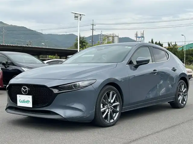 マツダ マツダ３ファストバック XD バーガンディセレクション 岡山県 2020(令2)年 9.9万km ポリメタルグレーM 純正ナビ　/ＢＳＭ　/ＳＢＳ　/バックカメラ　/シートヒーター　/衝突被害軽減システム　/横滑り防止装置　/カーテンエアバック　/オートライト　/パワーシート　/ＥＴＣ　/ＵＳＢ入力端子　/Ｂｌｕｅｔｏｏｔｈ　/ＬＥＤライト