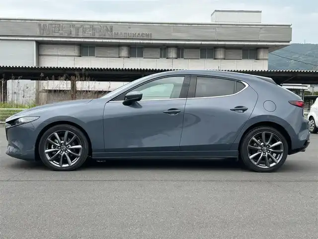 マツダ マツダ３ファストバック XD バーガンディセレクション 岡山県 2020(令2)年 9.9万km ポリメタルグレーM 純正ナビ　/ＢＳＭ　/ＳＢＳ　/バックカメラ　/シートヒーター　/衝突被害軽減システム　/横滑り防止装置　/カーテンエアバック　/オートライト　/パワーシート　/ＥＴＣ　/ＵＳＢ入力端子　/Ｂｌｕｅｔｏｏｔｈ　/ＬＥＤライト
