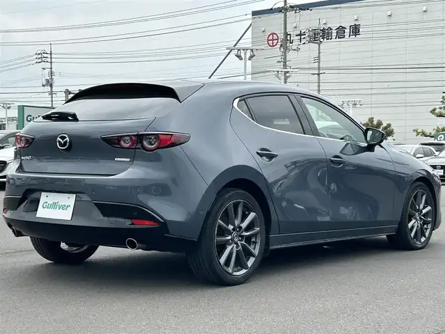 マツダ マツダ３ファストバック XD バーガンディセレクション 岡山県 2020(令2)年 9.9万km ポリメタルグレーM 純正ナビ　/ＢＳＭ　/ＳＢＳ　/バックカメラ　/シートヒーター　/衝突被害軽減システム　/横滑り防止装置　/カーテンエアバック　/オートライト　/パワーシート　/ＥＴＣ　/ＵＳＢ入力端子　/Ｂｌｕｅｔｏｏｔｈ　/ＬＥＤライト
