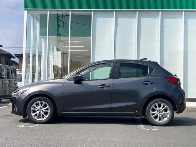 マツダ デミオ 13S 静岡県 2016(平28)年 5.6万km マシーングレープレミアムM エンジンスタートストップ/パワーステアリング/パワーウィンドウ/アイドリングストップ/スマートキー/オートエアコン/ETC/USB入力端子/バックカメラ/純正ナビ（CD.DVD.BT.ワンセグ）/純正フロアマット/純正アルミホイール/D席N席シートヒーター/ABS/横滑り防止装置/オートライト/LEDライト/W+サイドエアバック/衝突軽減システム