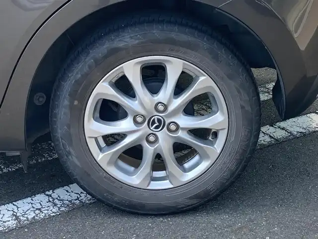 マツダ デミオ 13S 静岡県 2016(平28)年 5.6万km マシーングレープレミアムM エンジンスタートストップ/パワーステアリング/パワーウィンドウ/アイドリングストップ/スマートキー/オートエアコン/ETC/USB入力端子/バックカメラ/純正ナビ（CD.DVD.BT.ワンセグ）/純正フロアマット/純正アルミホイール/D席N席シートヒーター/ABS/横滑り防止装置/オートライト/LEDライト/W+サイドエアバック/衝突軽減システム
