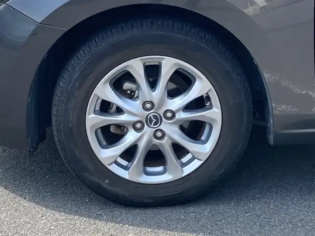 マツダ デミオ 13S 静岡県 2016(平28)年 5.6万km マシーングレープレミアムM エンジンスタートストップ/パワーステアリング/パワーウィンドウ/アイドリングストップ/スマートキー/オートエアコン/ETC/USB入力端子/バックカメラ/純正ナビ（CD.DVD.BT.ワンセグ）/純正フロアマット/純正アルミホイール/D席N席シートヒーター/ABS/横滑り防止装置/オートライト/LEDライト/W+サイドエアバック/衝突軽減システム