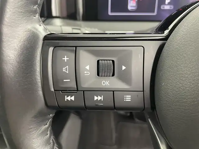 日産 ノート X FOUR 富山県 2022(令4)年 3.7万km ダークメタルグレー 4WD/純正メーカーナビ9インチ（AM/FM/BT/USB）/フルセグテレビ/プロパイロット（衝突軽減システム）/アラウンドビューカメラ（全方位）/バックカメラ/置くだけ充電/D席、N席シートヒーター/ハンドルヒーター/デジタルインナーミラー/クルーズコントロール/ハンドル支援装置/ビルトインETC/オートライト/横滑り防止措置/純正フロアマット