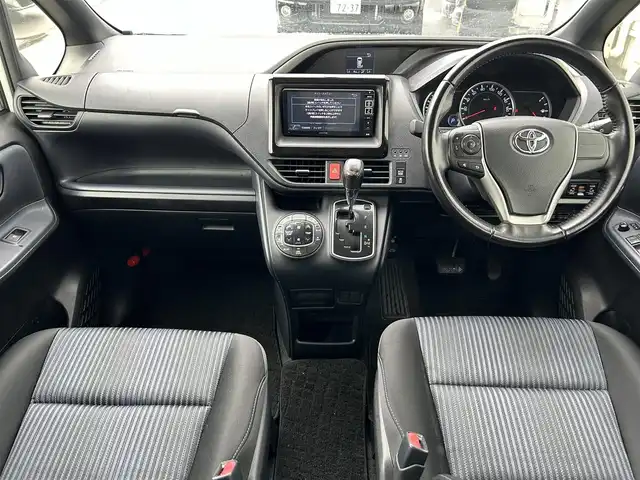 トヨタ ヴォクシー ZS 煌 奈良県 2015(平27)年 6.2万km ホワイトパールクリスタルシャイン ALPINEナビ /フルセグTV /両側パワースライドドア /バックカメラ /スマートキー /純正フロアマット /純正アルミホイール /リアサーキュレータ- /LEDヘッドライト /オートライト /盗難防止装置 /ETC