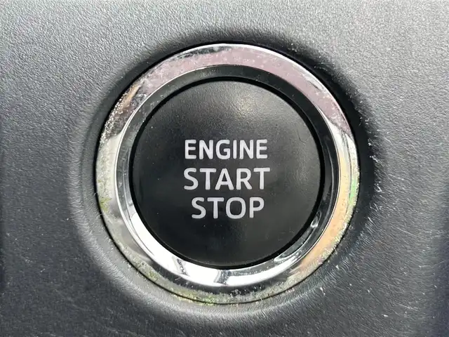 トヨタ ヴォクシー ZS 煌 奈良県 2015(平27)年 6.2万km ホワイトパールクリスタルシャイン ALPINEナビ /フルセグTV /両側パワースライドドア /バックカメラ /スマートキー /純正フロアマット /純正アルミホイール /リアサーキュレータ- /LEDヘッドライト /オートライト /盗難防止装置 /ETC