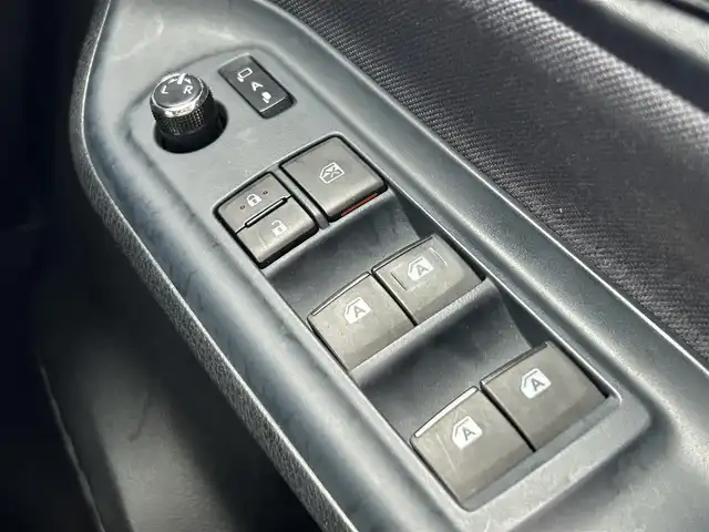 トヨタ ヴォクシー ZS 煌 奈良県 2015(平27)年 6.2万km ホワイトパールクリスタルシャイン ALPINEナビ /フルセグTV /両側パワースライドドア /バックカメラ /スマートキー /純正フロアマット /純正アルミホイール /リアサーキュレータ- /LEDヘッドライト /オートライト /盗難防止装置 /ETC
