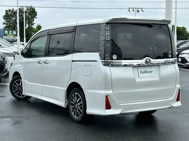 トヨタ ヴォクシー ZS 煌 奈良県 2015(平27)年 6.2万km ホワイトパールクリスタルシャイン ALPINEナビ /フルセグTV /両側パワースライドドア /バックカメラ /スマートキー /純正フロアマット /純正アルミホイール /リアサーキュレータ- /LEDヘッドライト /オートライト /盗難防止装置 /ETC