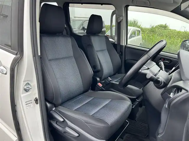 トヨタ ヴォクシー ZS 煌 奈良県 2015(平27)年 6.2万km ホワイトパールクリスタルシャイン ALPINEナビ /フルセグTV /両側パワースライドドア /バックカメラ /スマートキー /純正フロアマット /純正アルミホイール /リアサーキュレータ- /LEDヘッドライト /オートライト /盗難防止装置 /ETC