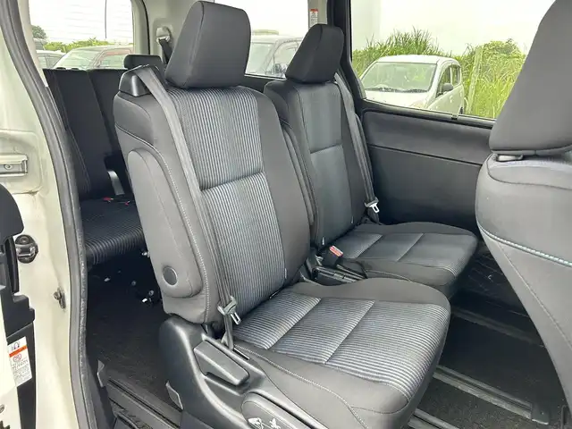 トヨタ ヴォクシー ZS 煌 奈良県 2015(平27)年 6.2万km ホワイトパールクリスタルシャイン ALPINEナビ /フルセグTV /両側パワースライドドア /バックカメラ /スマートキー /純正フロアマット /純正アルミホイール /リアサーキュレータ- /LEDヘッドライト /オートライト /盗難防止装置 /ETC