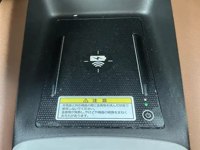 ホンダ フィット e:HEVリュクス 宮城県 2020(令2)年 5.3万km シャイニンググレーM アームレスト付センターコンソールボックス＋ワイヤレス充電器/＝＝＝/ホンダセンシング/●衝突軽減ブレーキ〈CMBS〉/●誤発進抑制機能/●後方誤発進抑制機能/●近距離衝突軽減ブレーキ/●歩行者事故低減ステアリング/●路外逸脱抑制機能/●渋滞追従機能付アダプティブ・クルーズ・コントロール〈ACC〉/●車線維持支援システム〈LKAS〉/●先行車発進お知らせ機能/●標識認識機能/●オートハイビーム/パーキングセンサーシステム/純正8インチナビ/・CD/DVD/・Bluetooth/・フルセグTV/バックカメラ/ETC/ドライブレコーダー/充電用USBジャック（急速充電対応タイプ2個付）/ハーフレザーシート/シートヒーター/革巻きステアリング/ステアリングスイッチ/電動パーキングブレーキ/ブレーキホールド/LEDヘッドランプ/フォグランプ/オートライト/スマートキー＆プッシュスタート/電動格納ミラー/フルオート・エアコンディショナー/純正16インチAW/純正フロアマット/ドアバイザー/W/サイド/カーテンエアバッグ