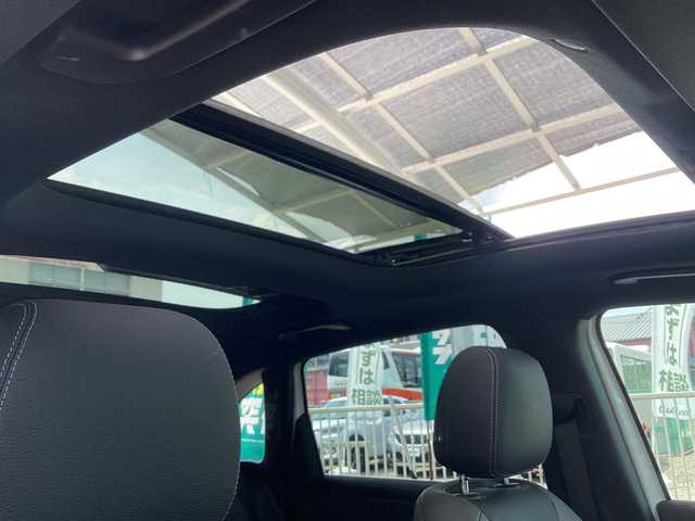 メルセデス・ベンツ Ｂ１８０ AMGライン 京都府 2019(令1)年 0.8万km ポーラホワイト ワンオーナー/パノラミックスライディングＳＲ/レーダーセーフティＰＫＧ/ＡＭＧレザーエクスクルーシブＰＫＧ/　ブラック　グレー　ツートンレザー/　６４色アンビエントライト/ナビゲーションＰＫＧ/　フルセグＴＶ/アドバンスドＰＫＧ/　360度カメラ　カラーＨＵＤ　アドバンスドサウンド/前後クリアランスソナー/ＰＷバックドア/前席ＰＷシート/前席シートヒーター/おくだけ充電/ビルトインETC/ＬＥＤヘッドライト/アダクティブハイビーム/レーダークルーズ/ＢＳＭ/キーレスゴー×２/新車保証書/取扱説明書