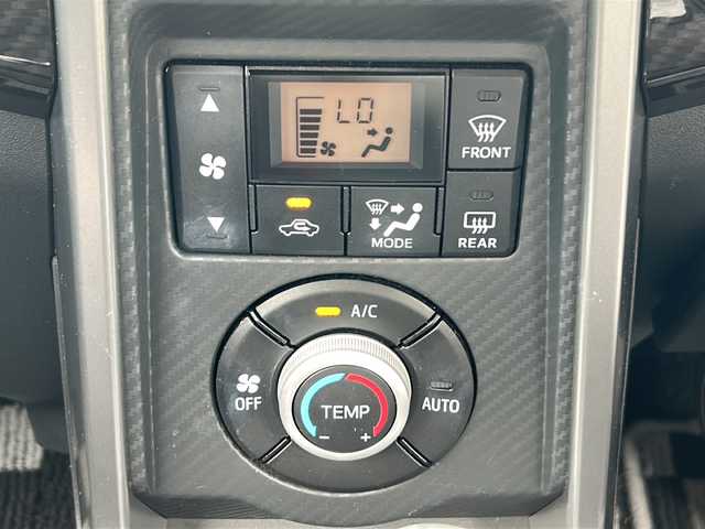 ダイハツ コペン ローブ 茨城県 2016(平28)年 3.5万km リキッドシルバーM 社外SDナビ/AM/FM/CD/TV/AUX/横滑り防止装置/盗難防止装置/シートヒーター/LEDライト/フォグランプ/純正フロアマット/純正16インチアルミホイール/ステアリングリモコン/スマートキー/プッシュスタート/ETC/禁煙車