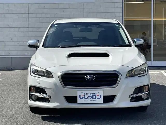 スバル レヴォーグ 1．6GT－S アイサイト 佐賀県 2014(平26)年 11.6万km クリスタルホワイトP （株)IDOMが運営する【じしゃロン佐賀店】の自社ローン専用車両になります。/こちらは現金またはオートローンご利用時の価格です。自社ローンご希望の方は別途その旨お申付け下さい/・アイサイトVer3/（カラー認識/アクティブレーンキープ/ツーリングアシスト）/・純正18インチアルミホイール（ガンメタ/切削光輝）/・ヘッドランプベゼル/・ホークアイヘッドランプ/・Dシェイプステアリングホイール/（ハンドルがD字型）/・メッキパーツ