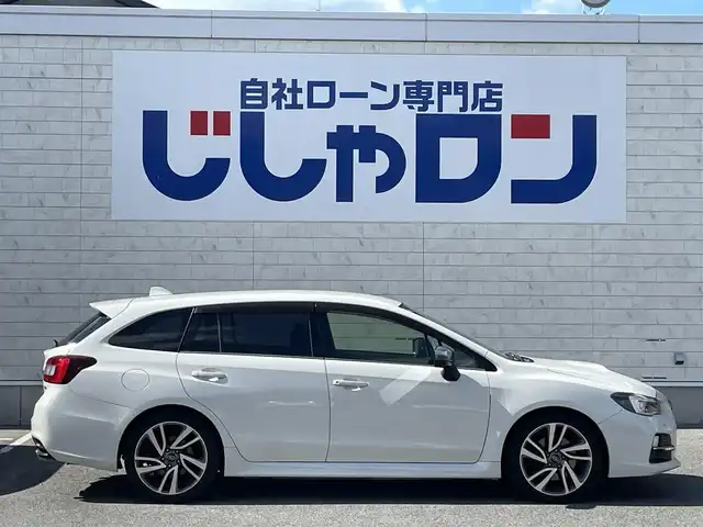 スバル レヴォーグ 1．6GT－S アイサイト 佐賀県 2014(平26)年 11.6万km クリスタルホワイトP （株)IDOMが運営する【じしゃロン佐賀店】の自社ローン専用車両になります。/こちらは現金またはオートローンご利用時の価格です。自社ローンご希望の方は別途その旨お申付け下さい/・アイサイトVer3/（カラー認識/アクティブレーンキープ/ツーリングアシスト）/・純正18インチアルミホイール（ガンメタ/切削光輝）/・ヘッドランプベゼル/・ホークアイヘッドランプ/・Dシェイプステアリングホイール/（ハンドルがD字型）/・メッキパーツ