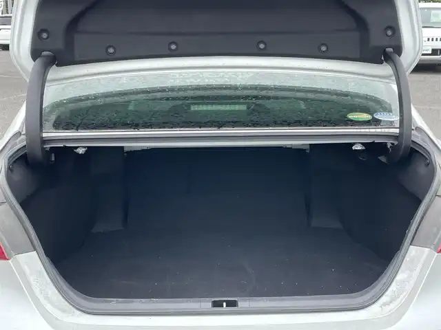 トヨタ カムリ WS 道央・札幌 2020(令2)年 8.8万km プラチナホワイトパールマイカ ４WD/寒冷地仕様/JBLプレミアムサウンドシステム/純正メーカーナビ/AM/FM/BT/フルセグ/トヨタセーフティセンス/プリクラッシュセーフティ/横滑り防止装置/レーダークルーズコントロール/レーンキープアシスト/クリアランスソナー/バックカメラ/ビルトインETC2.0/自動防眩ミラー/EVMODE/ECOMODE/NORMALMODE/SPORTMODE/D席パワーシート/ハーフレザーシート/革巻きステアリング/ステアリングリモコン/パドルシフト/電動パーキング/ブレーキホールド/MTモード付AT/プッシュスタート/スマートキー/LEDヘッドライト/オートライト/オートハイビーム/電動格納ミラー/ヒーテッドドアミラー/ウィンカーミラー/純正フロアマット/ドアバイザー/スペアキー/純正エンジンスターター