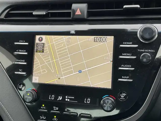 トヨタ カムリ WS 道央・札幌 2020(令2)年 8.8万km プラチナホワイトパールマイカ ４WD/寒冷地仕様/JBLプレミアムサウンドシステム/純正メーカーナビ/AM/FM/BT/フルセグ/トヨタセーフティセンス/プリクラッシュセーフティ/横滑り防止装置/レーダークルーズコントロール/レーンキープアシスト/クリアランスソナー/バックカメラ/ビルトインETC2.0/自動防眩ミラー/EVMODE/ECOMODE/NORMALMODE/SPORTMODE/D席パワーシート/ハーフレザーシート/革巻きステアリング/ステアリングリモコン/パドルシフト/電動パーキング/ブレーキホールド/MTモード付AT/プッシュスタート/スマートキー/LEDヘッドライト/オートライト/オートハイビーム/電動格納ミラー/ヒーテッドドアミラー/ウィンカーミラー/純正フロアマット/ドアバイザー/スペアキー/純正エンジンスターター