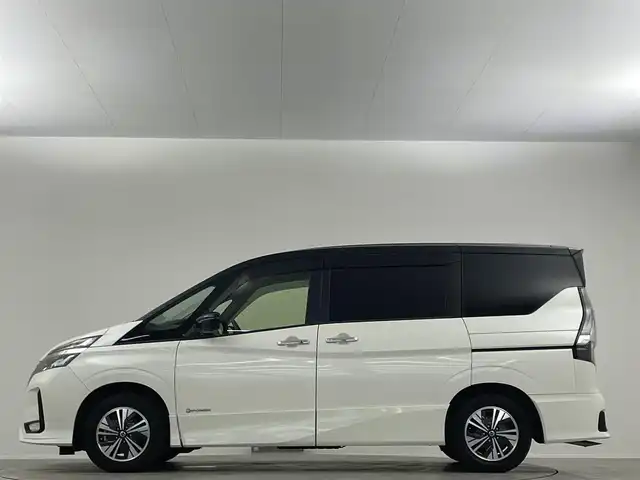 日産 セレナ e－パワー ハイウェイスター V 埼玉県 2019(令1)年 3.1万km ブリリアントホワイトパール 2トーン 禁煙車　純正１０インチナビ　１１インチ後席モニター　両側電動スライドドア　全方位カメラ　ＥＴＣ　前後ドライブレコーダー　クルーズコントロール　フルセグＴＶ　ＬＥＤヘッドライト　ＢＳＭ　衝突被害軽減