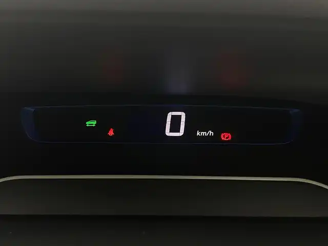 日産 セレナ e－パワー ハイウェイスター V 埼玉県 2019(令1)年 3.1万km ブリリアントホワイトパール 2トーン 禁煙車　純正１０インチナビ　１１インチ後席モニター　両側電動スライドドア　全方位カメラ　ＥＴＣ　前後ドライブレコーダー　クルーズコントロール　フルセグＴＶ　ＬＥＤヘッドライト　ＢＳＭ　衝突被害軽減