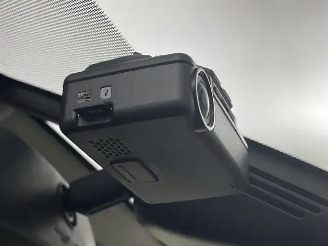 日産 セレナ e－パワー ハイウェイスター V 埼玉県 2019(令1)年 3.1万km ブリリアントホワイトパール 2トーン 禁煙車　純正１０インチナビ　１１インチ後席モニター　両側電動スライドドア　全方位カメラ　ＥＴＣ　前後ドライブレコーダー　クルーズコントロール　フルセグＴＶ　ＬＥＤヘッドライト　ＢＳＭ　衝突被害軽減